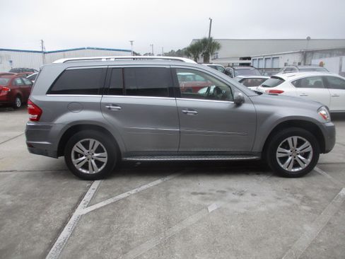 Used 2010 Mercedes-Benz GL 450 image 7
