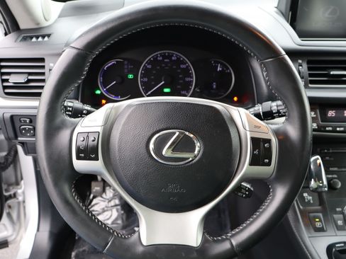 Used 2013 Lexus CT 200h Premium image 20