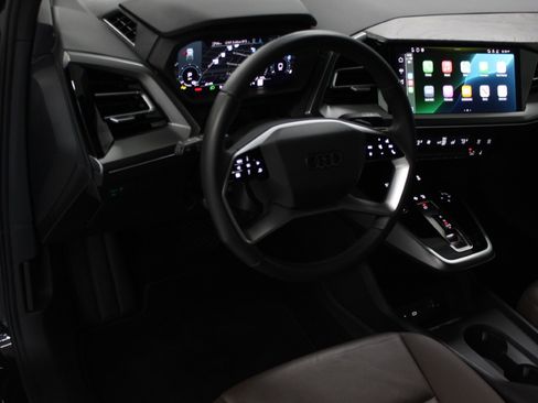 Used 2025 Audi Q4 e-tron Premium image 16