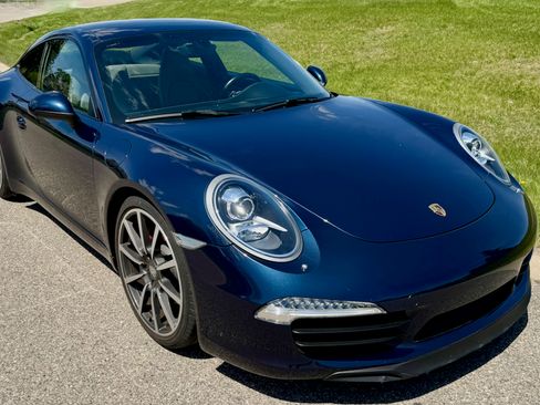 Used 2013 Porsche 911 Carrera S Coupe RWD image 2