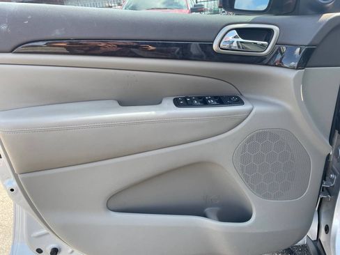 Used 2013 Jeep Grand Cherokee Laredo image 9