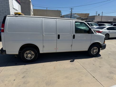 Used 2014 Chevrolet Express 3500 UNAVAIL RWD image 4