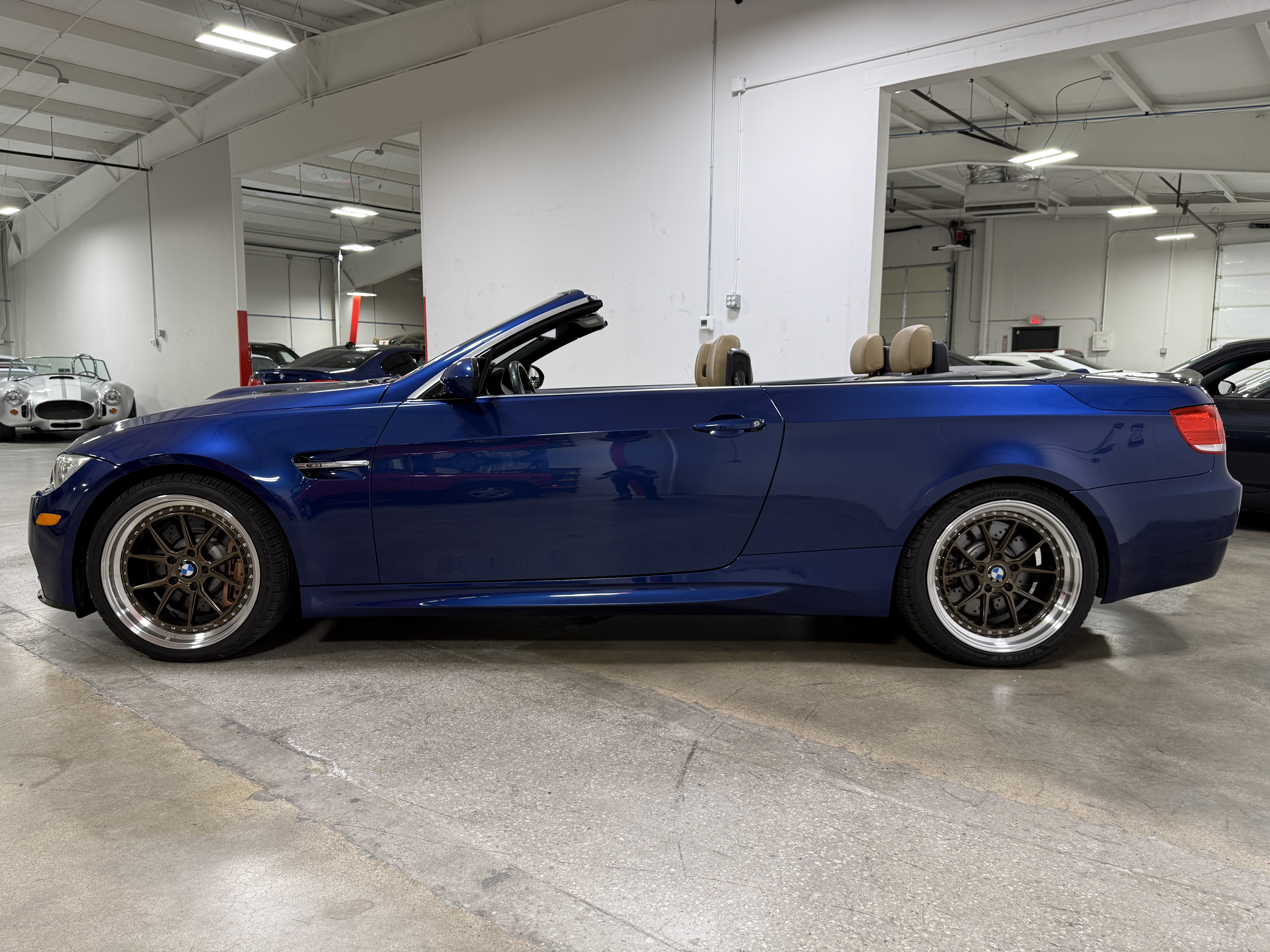 Used 2009 BMW M3 Convertible RWD image 9
