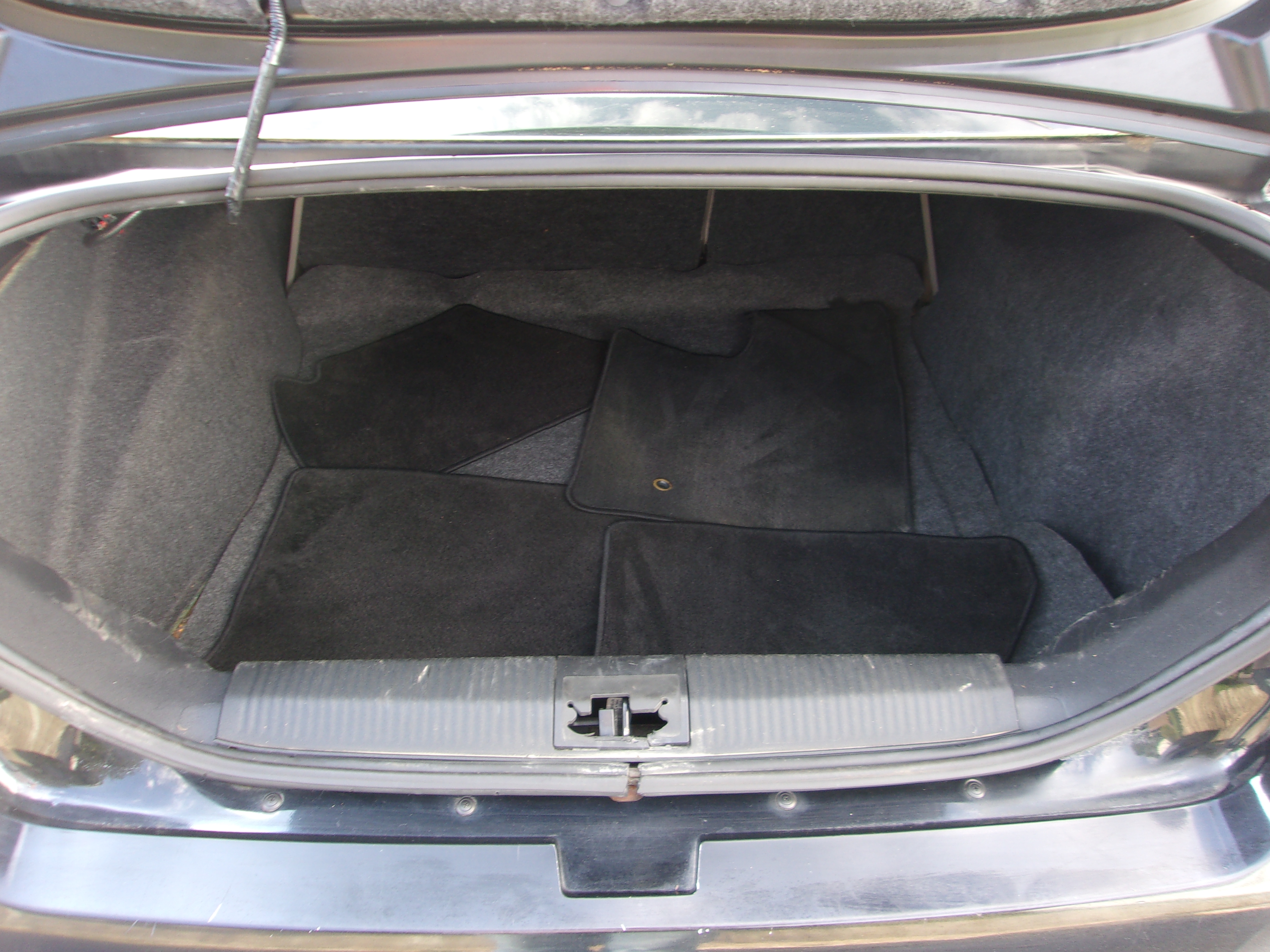 Used 2010 Ford Focus SE Sedan FWD image 7