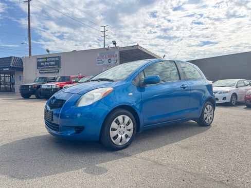Used 2008 Toyota Yaris 2-Door Hatchback FWD image 3