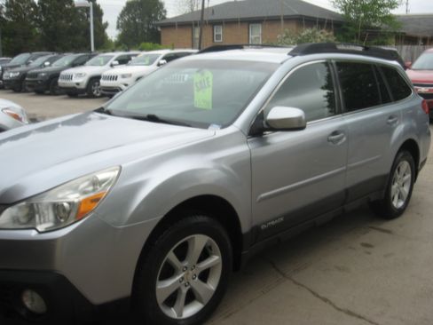 Used 2014 Subaru Outback 2.5i Premium AWD/4WD image 1