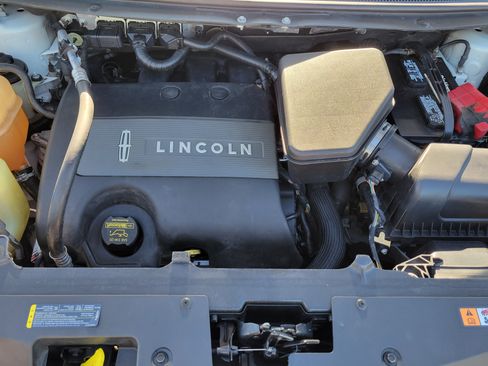 Used 2013 Lincoln MKX image 21