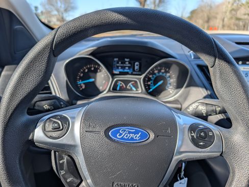 Used 2016 Ford Escape SE image 6