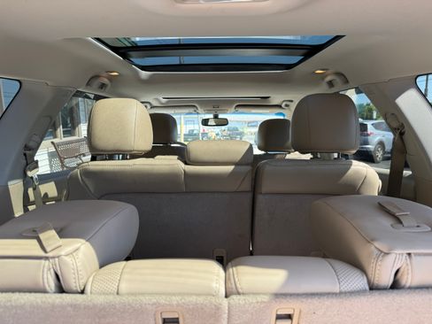 Used 2015 Nissan Pathfinder AWD/4WD image 17