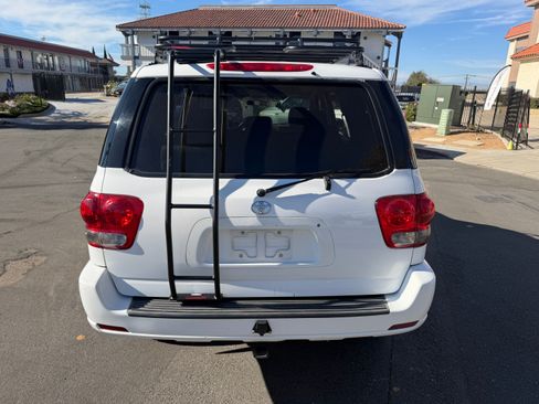 Used 2007 Toyota Sequoia 4WD SR5 image 8