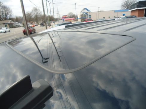 Used 2015 Cadillac Escalade Luxury image 13