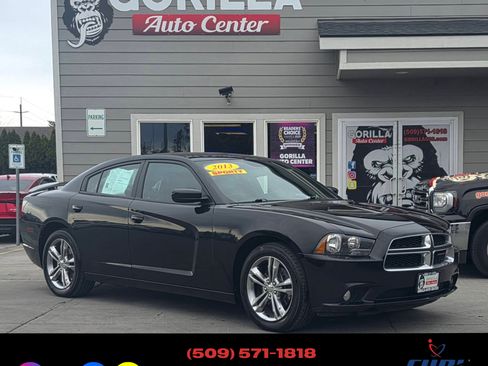 Used 2013 Dodge Charger SXT image 1