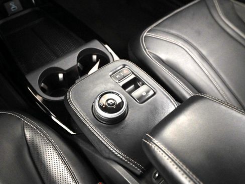 Used 2022 Ford Mustang Mach-E Premium image 24