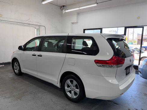 Used 2011 Toyota Sienna UNAVAIL FWD image 5