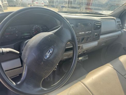 Used 2005 Ford F250 XL image 6