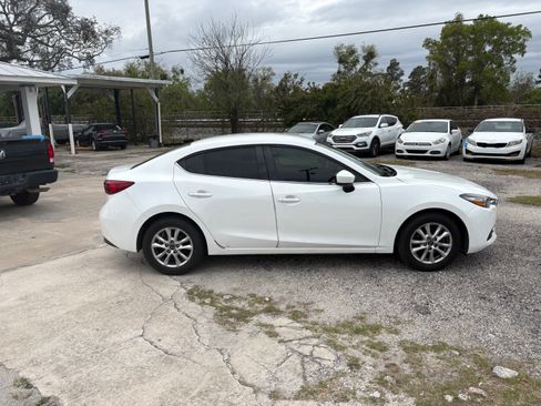 Used 2018 MAZDA MAZDA3 S FWD Sedan 2.5L 4-Cyl image 3