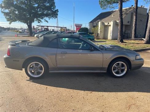 Used 2001 Ford Mustang GT Deluxe image 5
