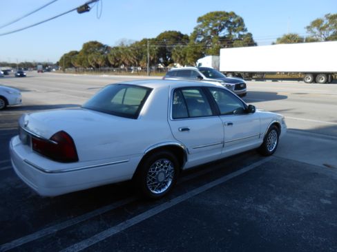 Used 2000 Mercury Grand Marquis GS image 5