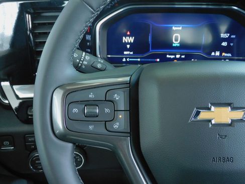 Used 2025 Chevrolet Silverado 2500 High Country image 38