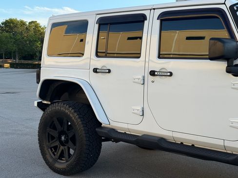 Used 2015 Jeep Wrangler 4WD Unlimited Sahara image 53