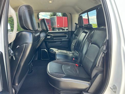 Used 2024 RAM 2500 4x4 Crew Cab Laramie image 12