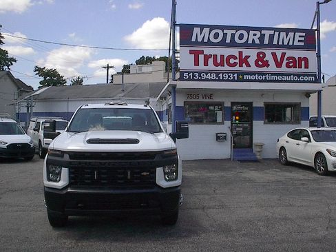Used 2021 Chevrolet Silverado 3500 W/T RWD image 2
