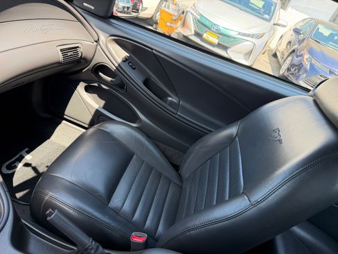 Used 2001 Ford Mustang GT Convertible RWD image 10