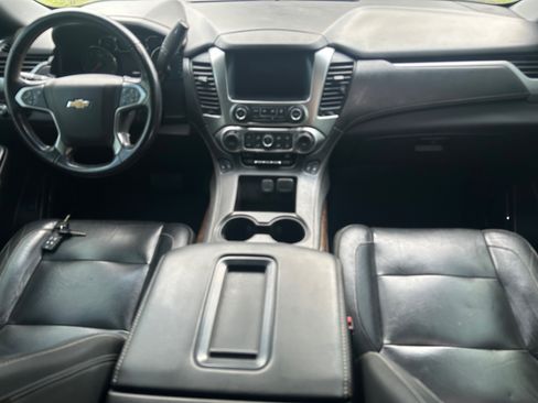 Used 2019 Chevrolet Suburban LT image 11