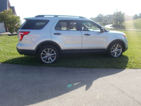 Used 2014 Ford Explorer FWD image 4