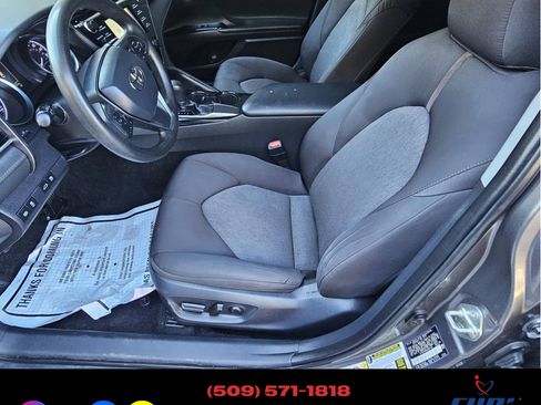 Used 2018 Toyota Camry LE image 15