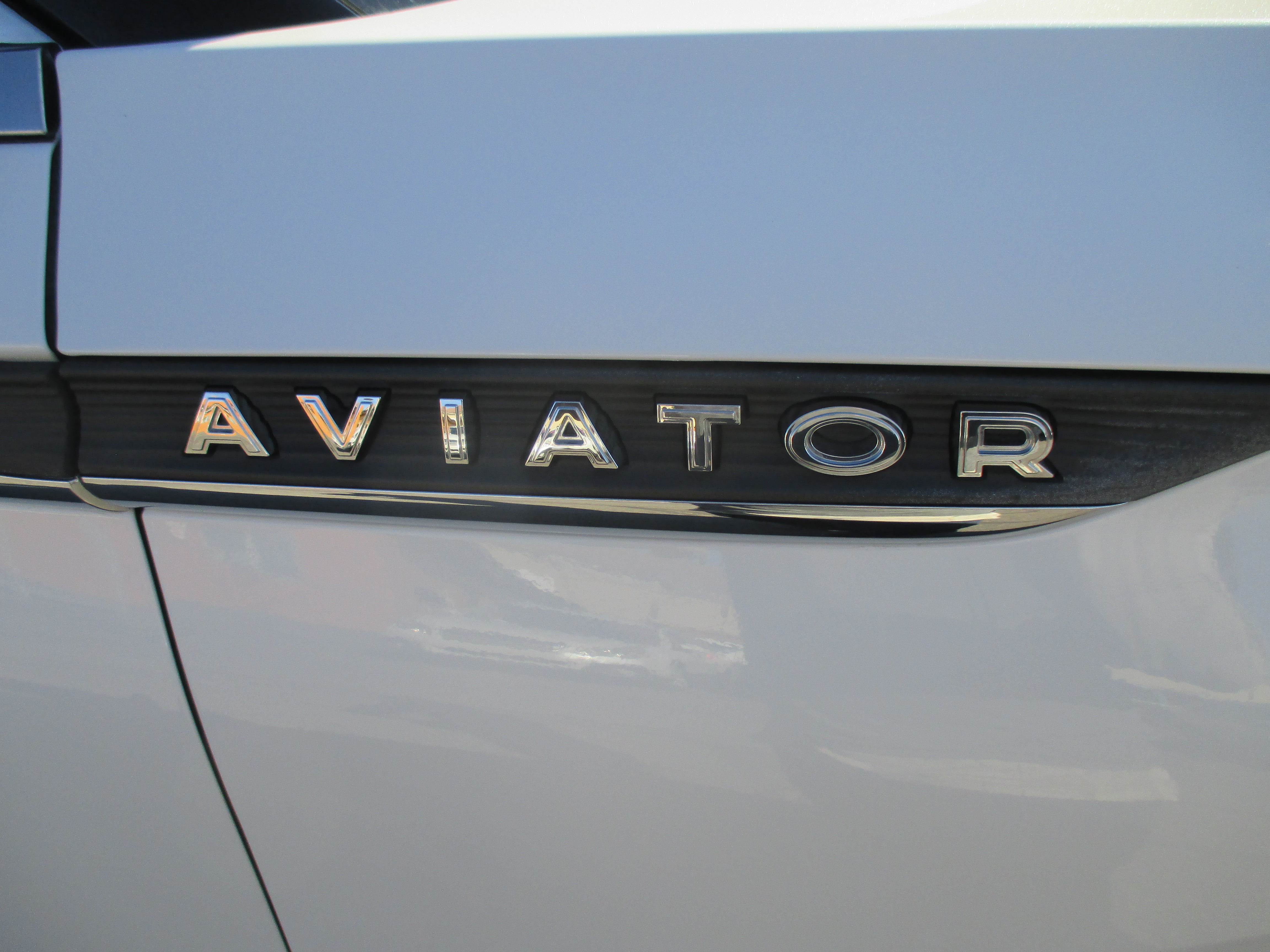 Used 2020 Lincoln Aviator AWD Reserve image 10