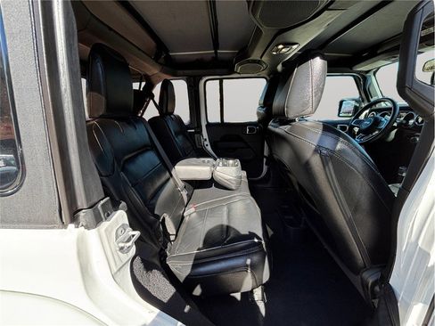 Used 2021 Jeep Wrangler Unlimited Sahara w/ Altitude image 37