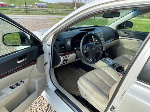Used 2013 Subaru Legacy 2.5i Limited AWD/4WD image 3
