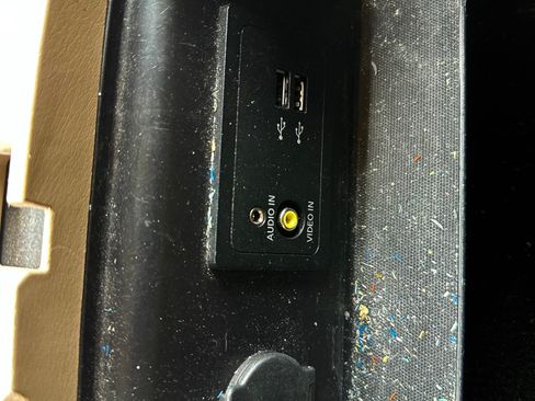 Used 2017 Nissan Pathfinder SV image 39