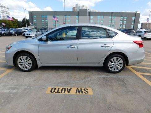 Used 2016 Nissan Sentra image 5