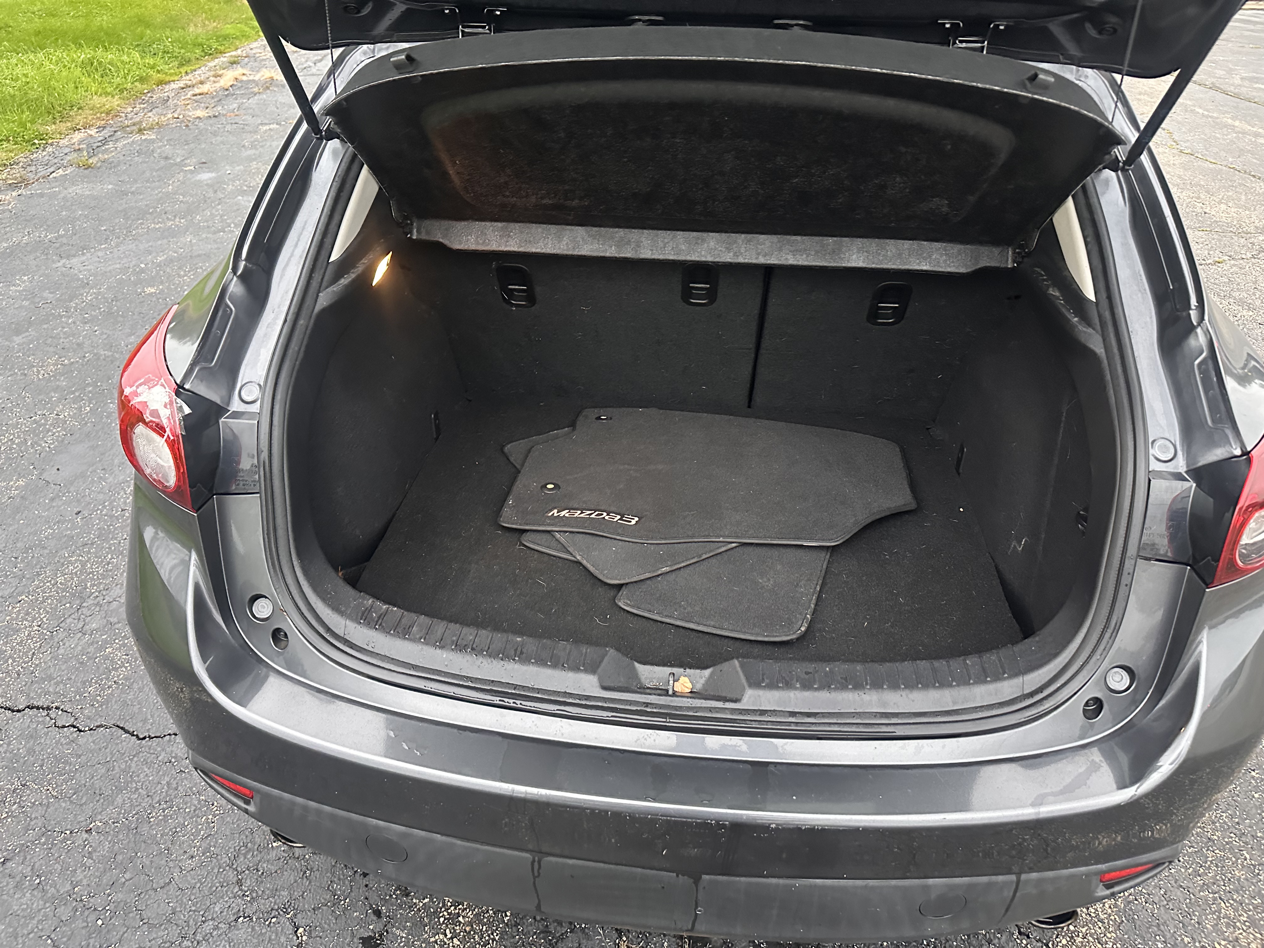 Used 2016 MAZDA MAZDA3 i Sport Hatchback FWD image 18