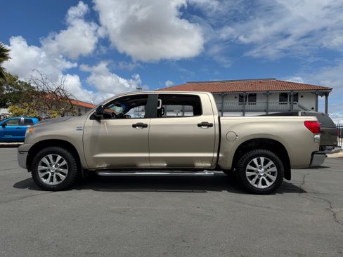 Used 2007 Toyota Tundra 4x4 CrewMax SR5 image 2