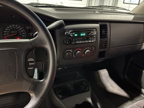 Used 2003 Dodge Dakota SXT image 22
