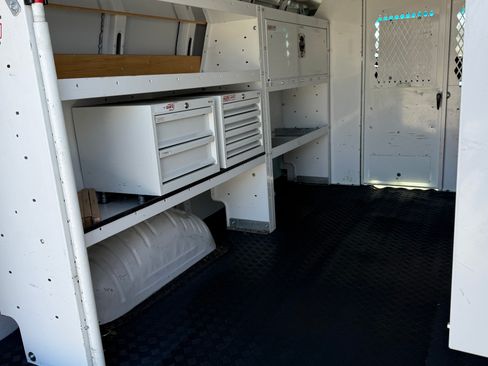 Used 2020 GMC Savana 2500 image 5