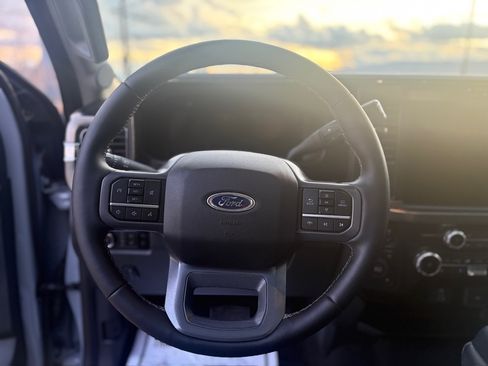 Used 2025 Ford F350 Lariat image 14