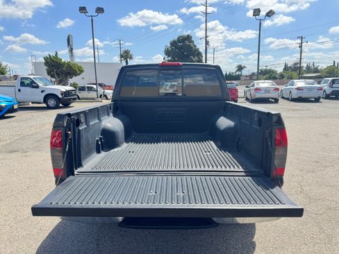 Used 2000 Nissan Frontier image 24