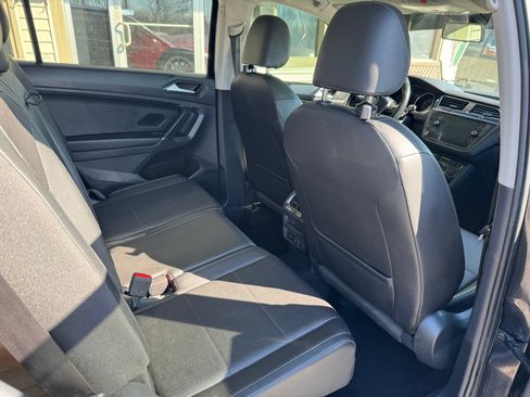 Used 2018 Volkswagen Tiguan SEL image 16