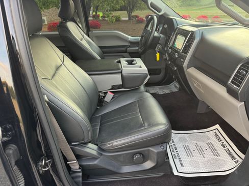 Used 2016 Ford F150 XLT image 16