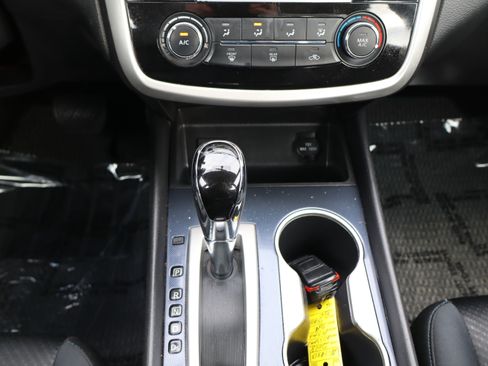 Used 2018 Nissan Altima 2.5 SR image 18