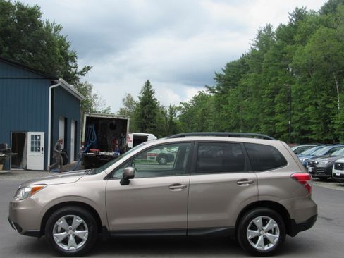 Used 2014 Subaru Forester 2.5i Premium AWD/4WD image 3