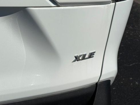 Used 2021 Toyota RAV4 XLE image 9