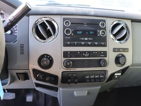 Used 2015 Ford F250 XLT image 11