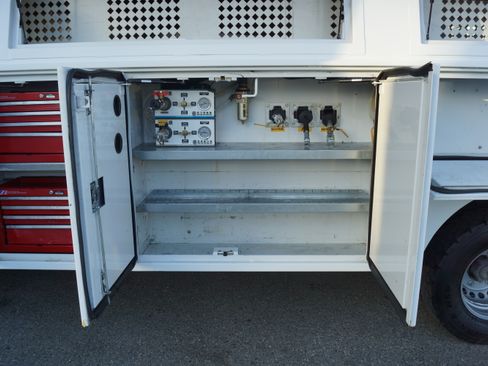 Used 2016 Mercedes-Benz Sprinter 3500 image 39