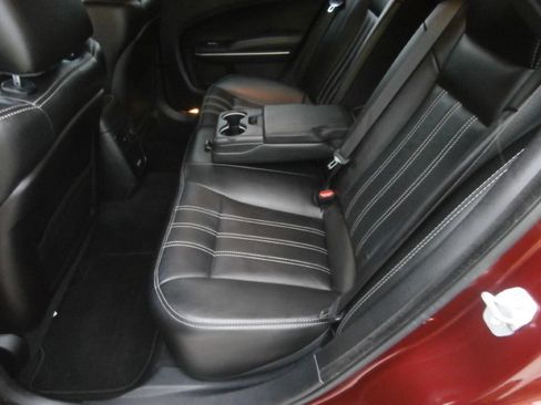 Used 2019 Chrysler 300 S image 23