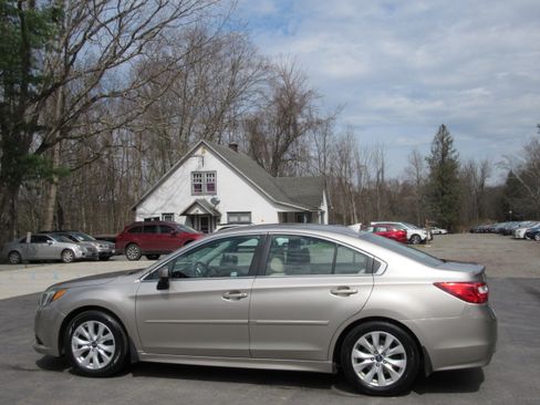 Used 2016 Subaru Legacy 2.5i Premium image 4